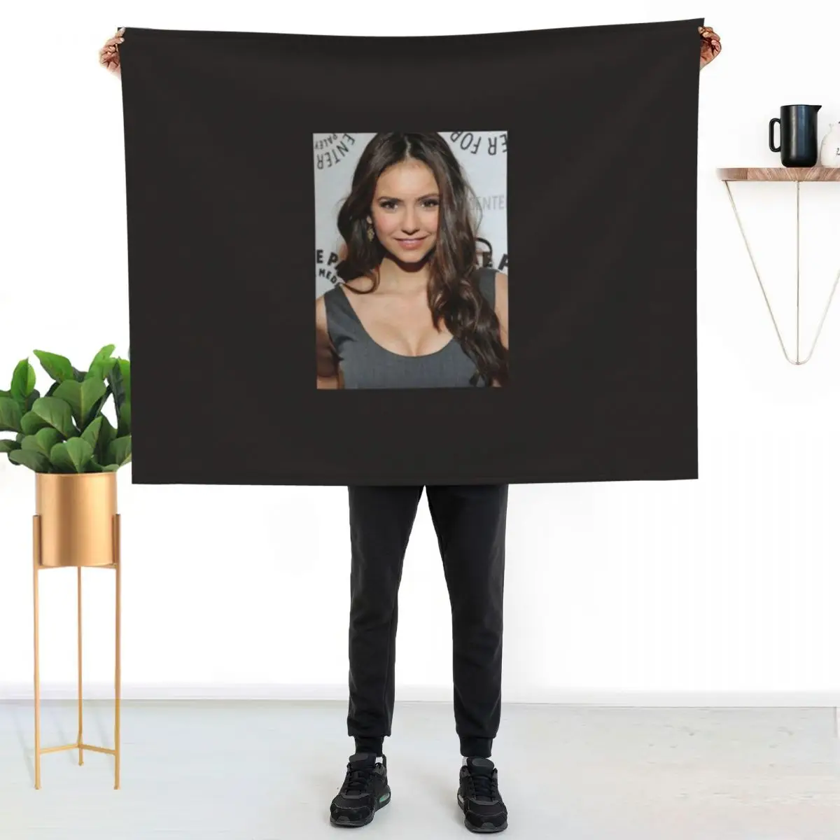 Nina DobrevClassic T-Shirt Throw Blanket Warm Napping Blanket for Office Couch Bed