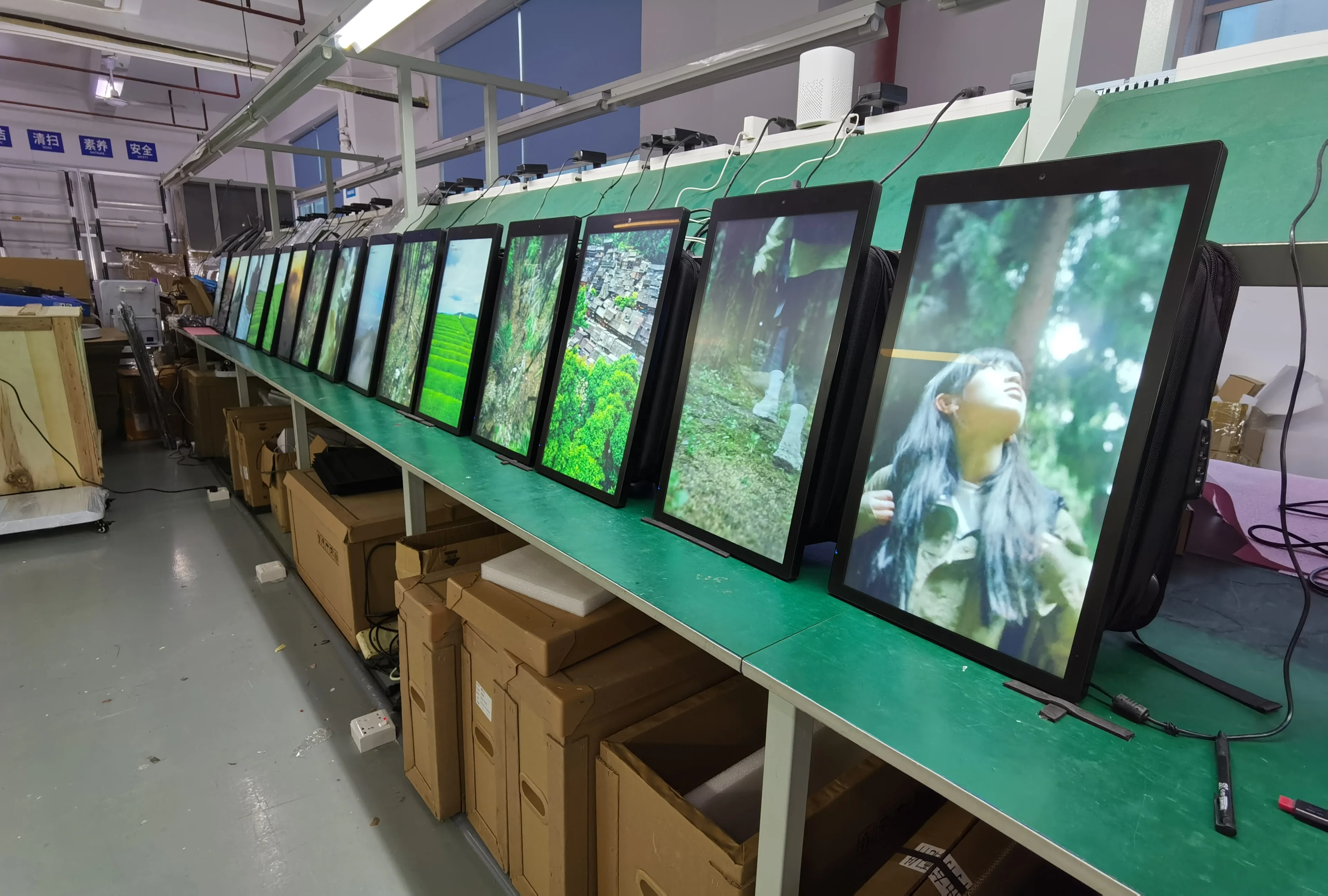LCD backpack billboard out-of-home advertising display signage Android system free software digital billboard