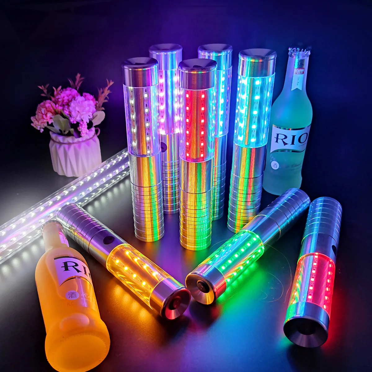 E2 Rechargeable Flashlight LED Flash Sticks Atmosphere Champagne Wine Bottle Light for Nightclub KTV Bar Strobe Baton Flash Rod
