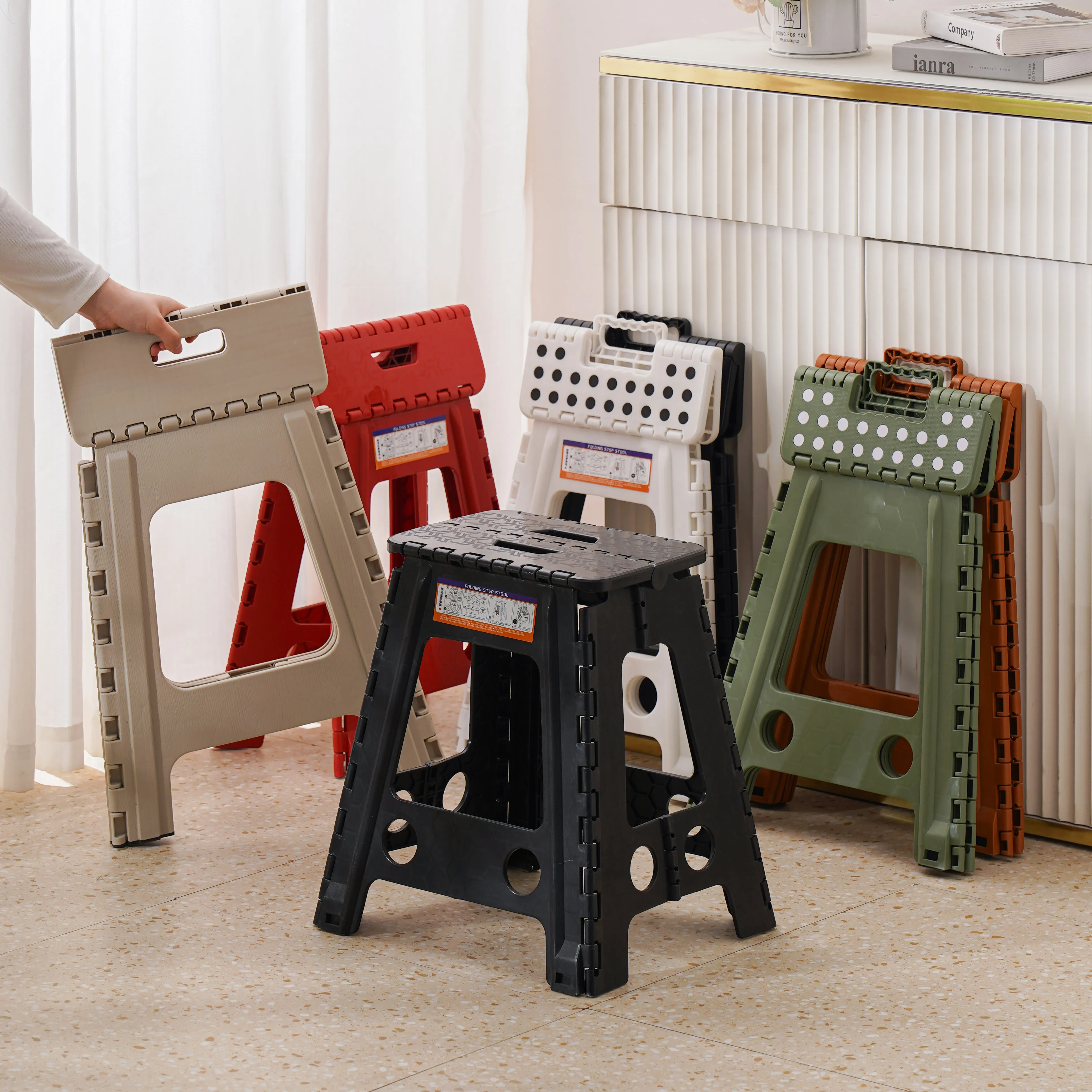Plastic Foldable Bathroom Chair Portable Designer Space Saving Makeup Children Stool Outdoor Stackable Tabouret Home Furniture