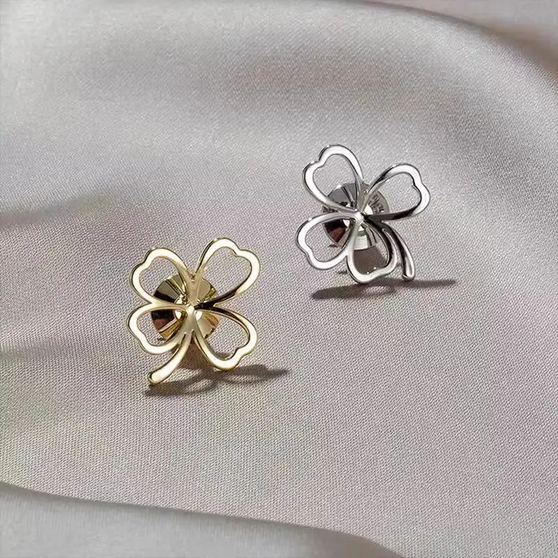 Cute Mini Lucky Clover Brooches Women's Exquisite Flower Leaf Lapel Pin Clothes Sweater Jacket Clothing Accessories