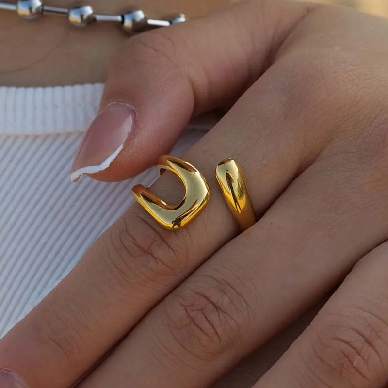 Vintage Metal Irregular Hollow Wide Rings For Women Minimalist Gold Color Texture Geometric Curved Smooth Rings Jewelry Gifts