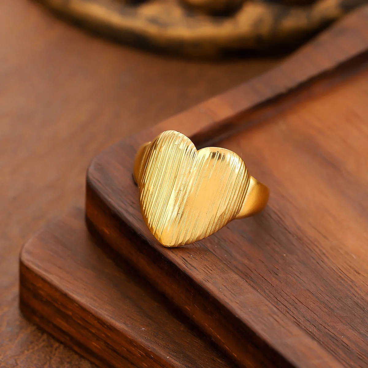 Light luxury love gold-plated stainless steel ring, waterproof and non-fading heavy metal, with adjustable finger ring