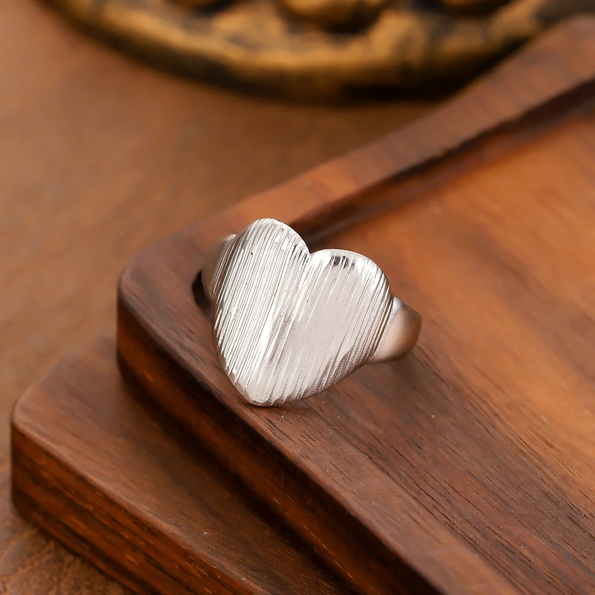 Light luxury love gold-plated stainless steel ring, waterproof and non-fading heavy metal, with adjustable finger ring
