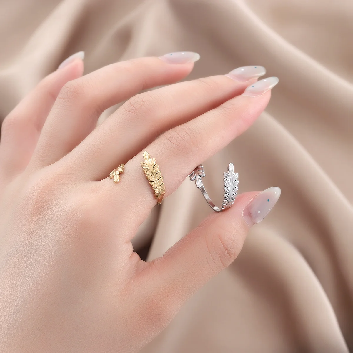 Light luxury leaves gold-plated stainless steel ring, waterproof and non-fading heavy metal, with adjustable finger ring