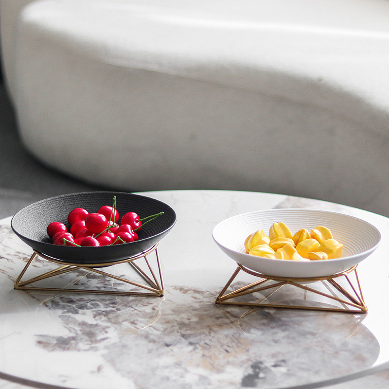 TQWE Metal triangular base, round fruit platter, decorative piece for hotel showrooms and sales offices, snack and dried