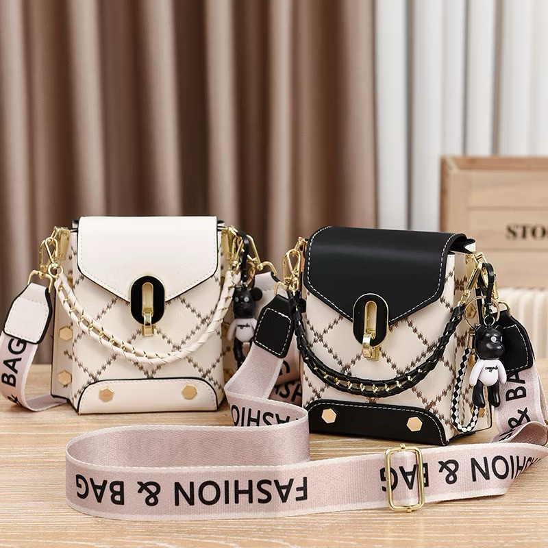 Bolsa Feminina Porta Celular Transversal Feminina Passeio Com Chaveiro Pequena