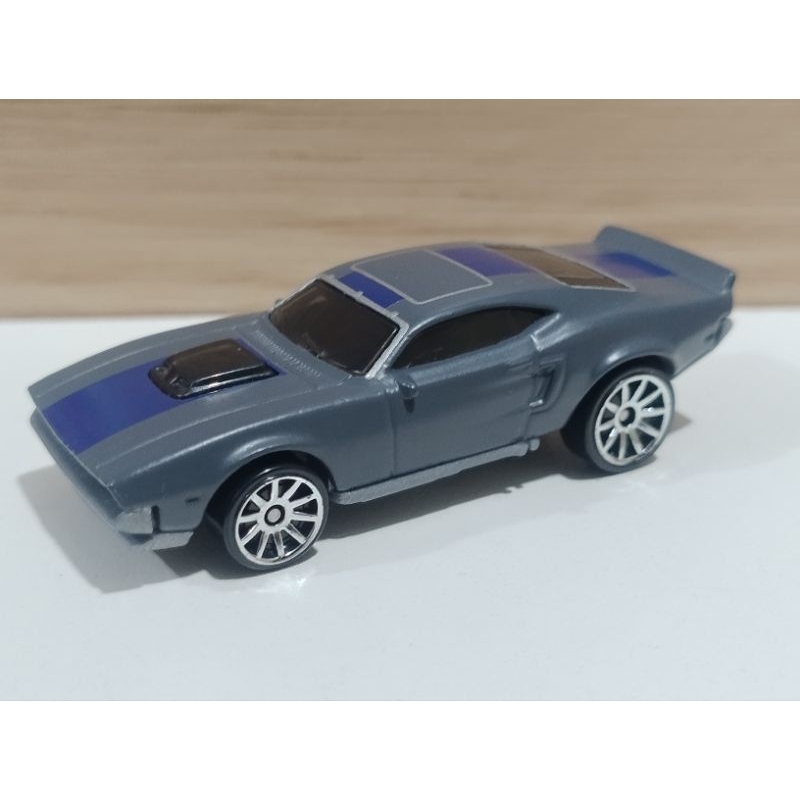 Hot Wheels Iom Motors Thresher.