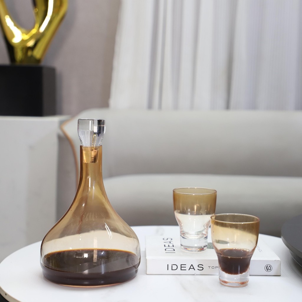 9BCD Minimalist and elegant glass decanter, wine glass, and water pitcher set, decorative pieces for coffee tables, rest