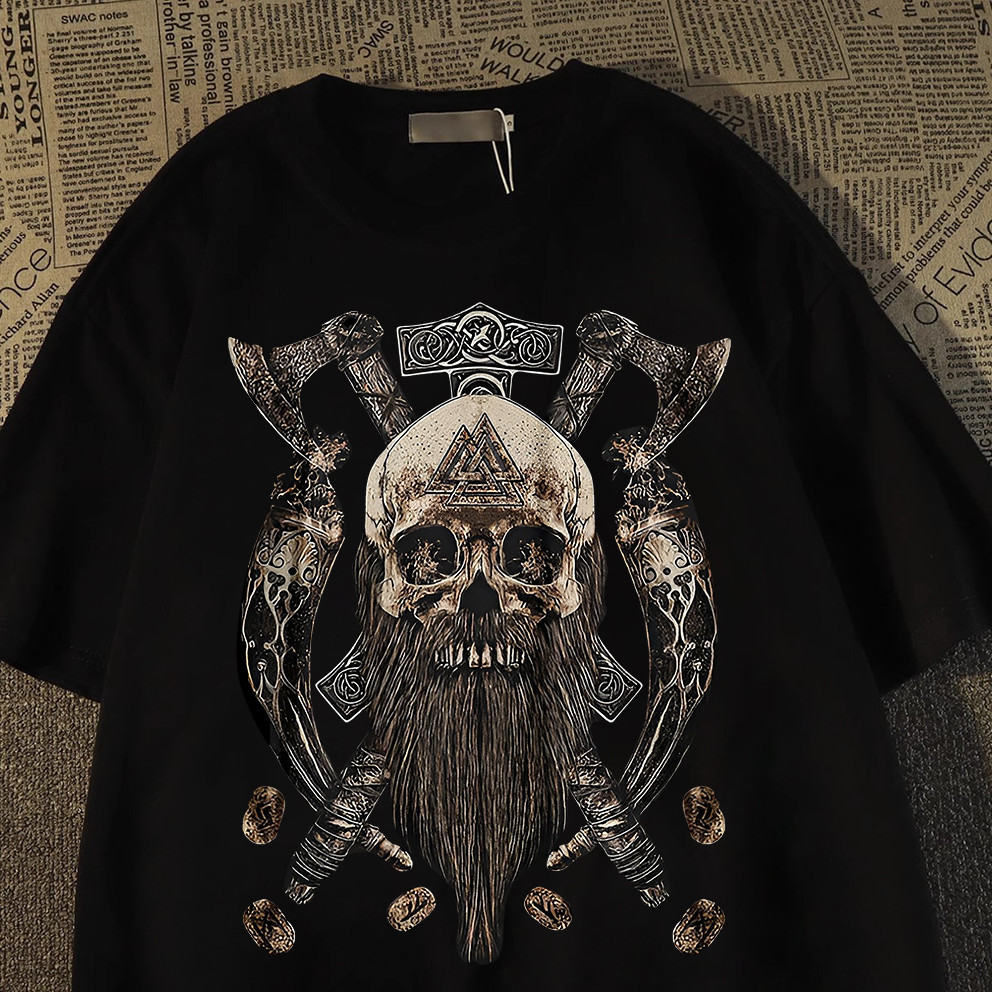 Camiseta Preta Oversized Unisex, Design com Caveira e Machados Viking, Moda Streetwear Dark Nordic