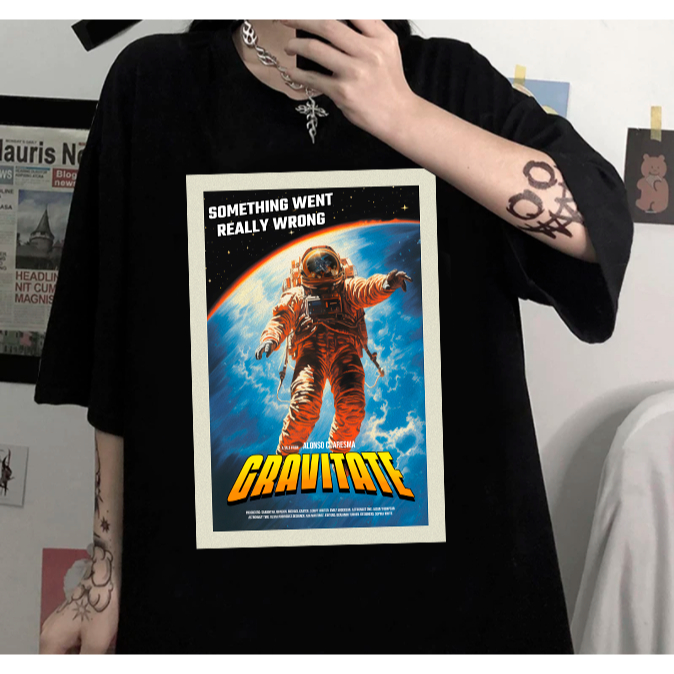 Camiseta Gravitate Space cartaz vintage 90' T-Shirt 100% Algodão Unissex
