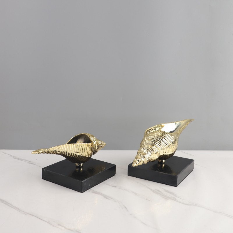 SNAY Modern minimalist metal conch shell with a marble base, suitable as a decorative piece for living rooms, bedrooms,