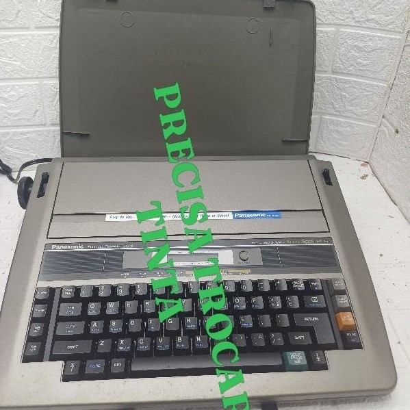 Máquina de escrever elétrica RX-R540 ( precisa trocar tinta)