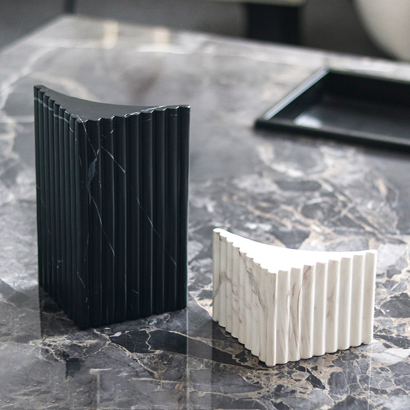 2AQF Modern, minimalist, faux-marble geometric bookends, decorative pieces for model rooms, studies, and offices, artist