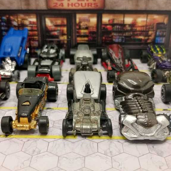 Lote Miniaturas Hot Wheels Custom Hot Rods Skeleton Poppa Wheelie Escala 1:64