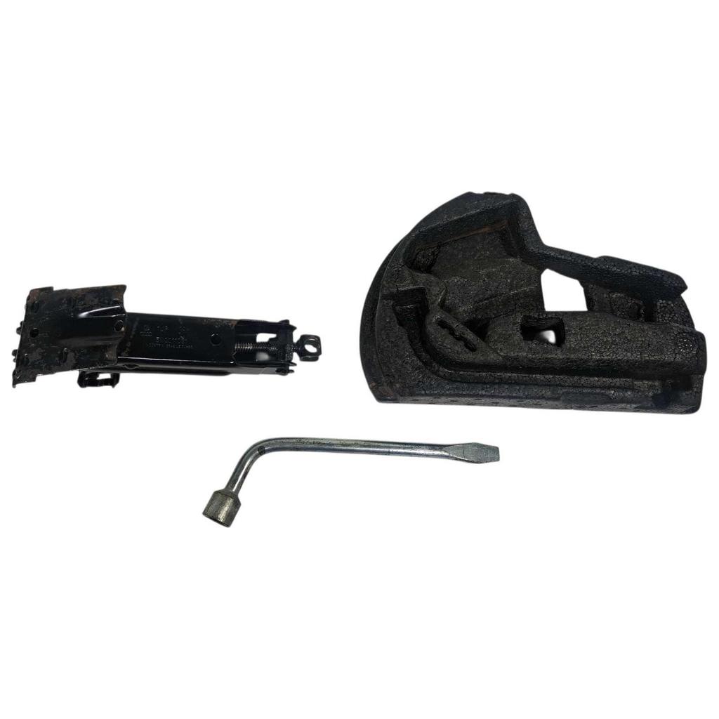 Kit Macaco E Chave De Roda Volkswagen Voyage G5 2009/2012