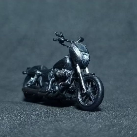 Miniatura motocicleta HD Custom escala 1/64, 3cm(um pouco maior que uma tampa de garrafa pet/ EM RESINA/PINTADA À MÃO