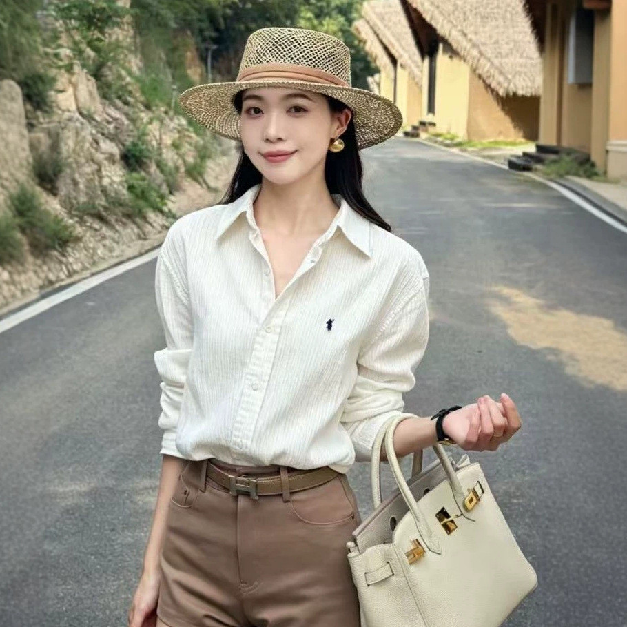 Embroidered corduroy shirt with a turn-down collar, a fashionable long-sleeved outerwear piece for women, suitable for