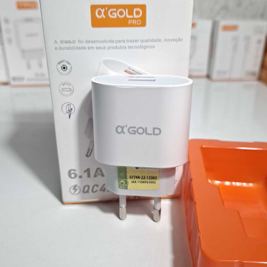 Fonde de carregamento turbo 6.1A 30W USB Carregador Turbo A'Gold Pro 30W - Ultra Rápido QC 4.0