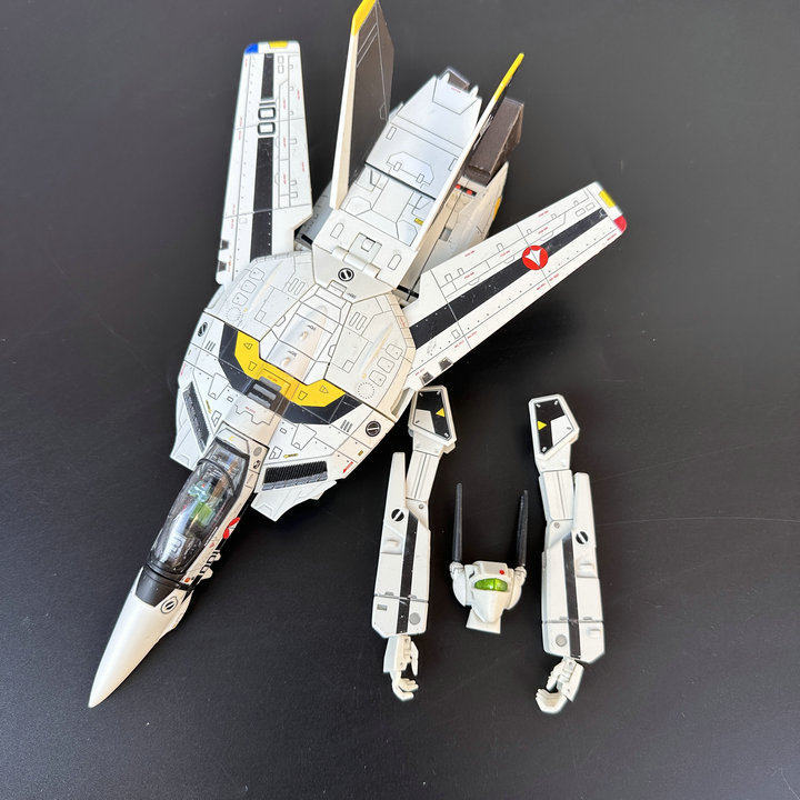 Versão japonesa Bulk Goods Soul Limited DX Macross VF-1 Space Fortaleza Modelo de figura variável