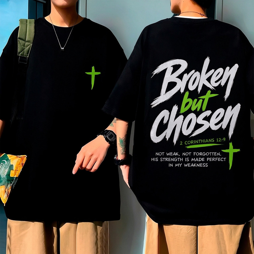 Camiseta Unisex de Alta Qualidade, Design com Cruz Verde no Peito e Estampa nas Costas com Frase 