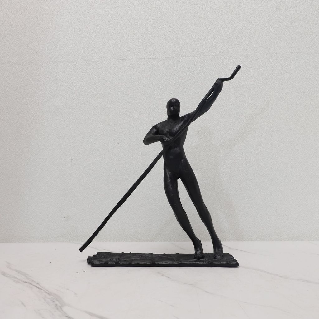 YHW5 European-style minimalist metal rowing figure ornament for model homes, TV cabinets, coffee tables, and living room