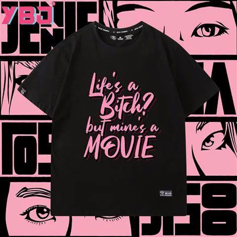 Camiseta Preta Unisex Design com Letras 