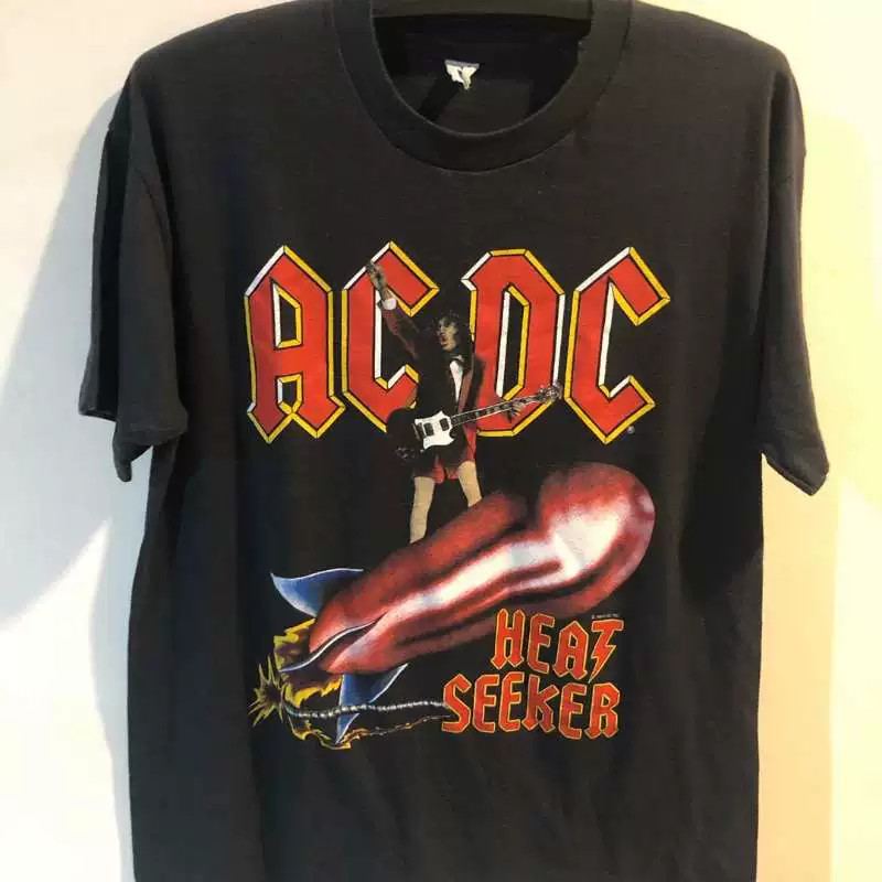 Camiseta Preta Unisex, Design com Imagens de 