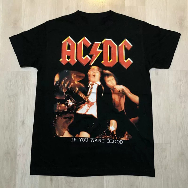 Camiseta Preta Unisex, Design com Imagens emolduradas, Letras 