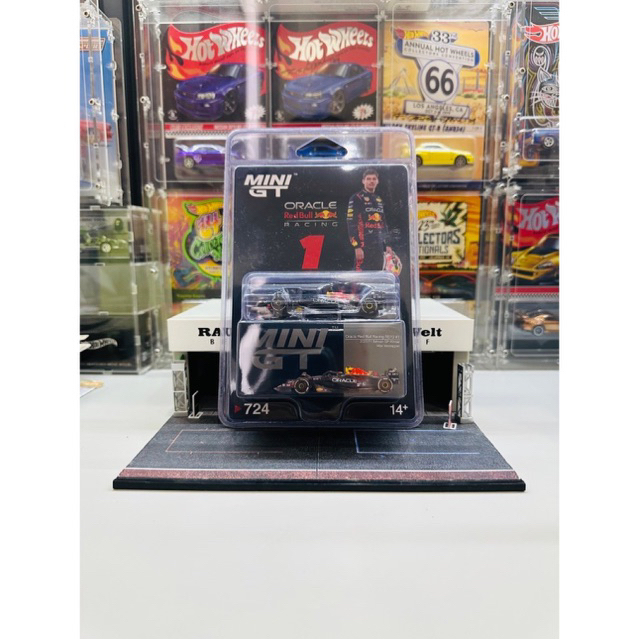 Mini GT No . 724 Oracle Red Bull Racing RB19 1 Max Verstappen F1 2023 Bahrain GP Winner Embalagem Blister