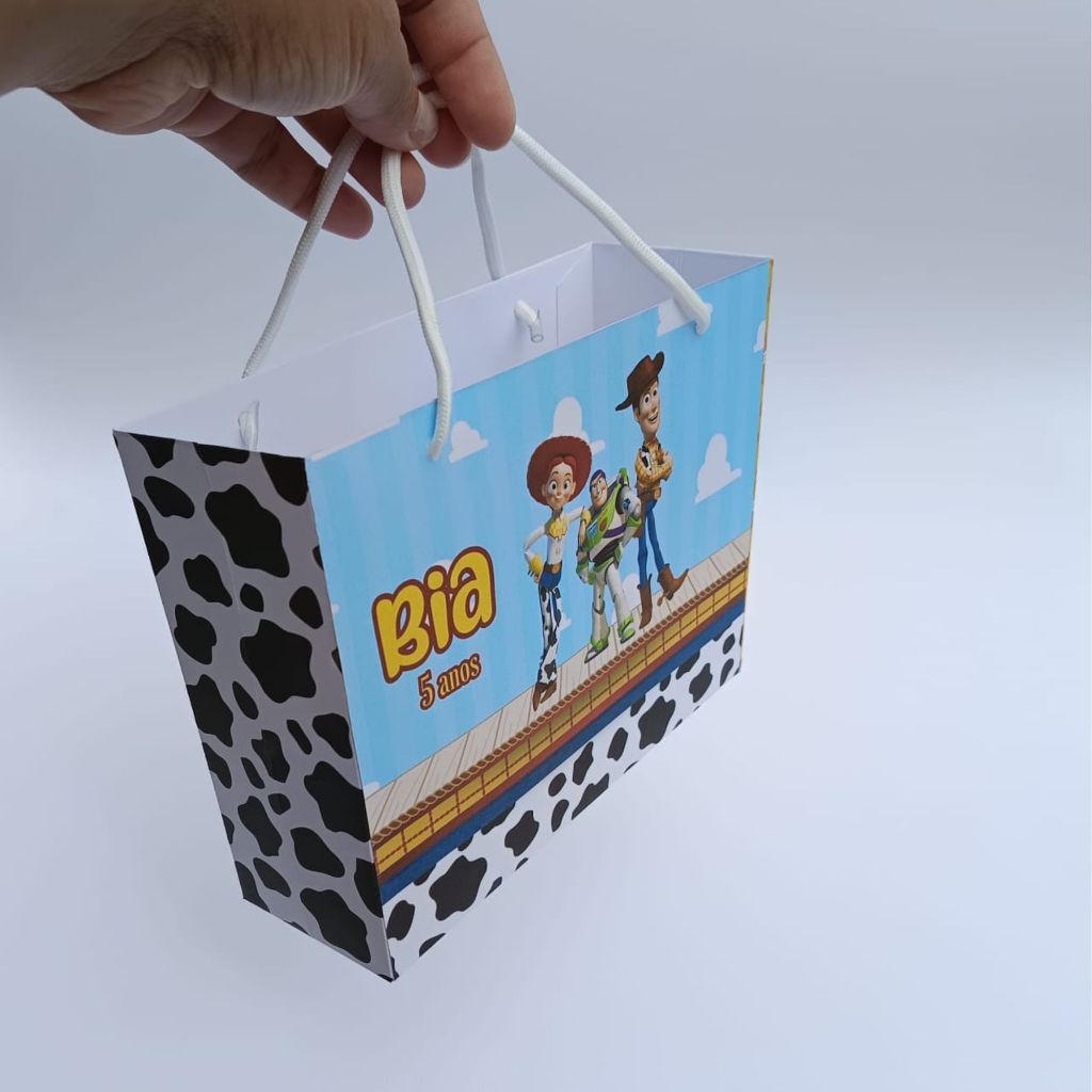 Sacolinhas Surpresa Personaliza  20x15x6 cm/ Toy Story com alça de cordinha/lembracinhas para festas/ PEGUE E MONTE