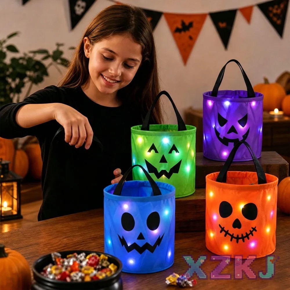 Saco De Doces De Halloween 2027 LED Light Up Ou Travessuras Abóbora Jack O Lantern Balde Dobrável Tote Brilhante Fontes