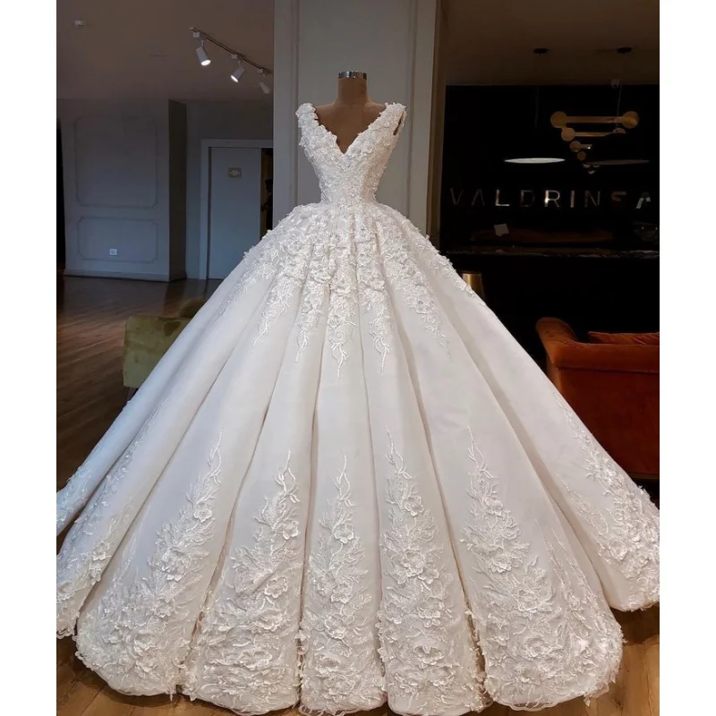 Customized 2026 White Large Skirt Princess Dress With Sleeveless Backless Satin Floral Decoration Vestido De Novia Wedding Dress