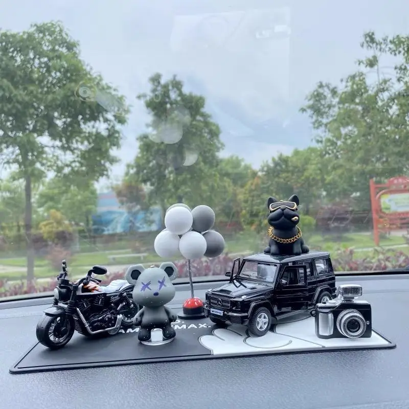 Car Ornaments, AromatherapyNew Internet Celebrity, Creative Car Mounted High-end Solar Powered Airplane and Motorcycle Ornaments