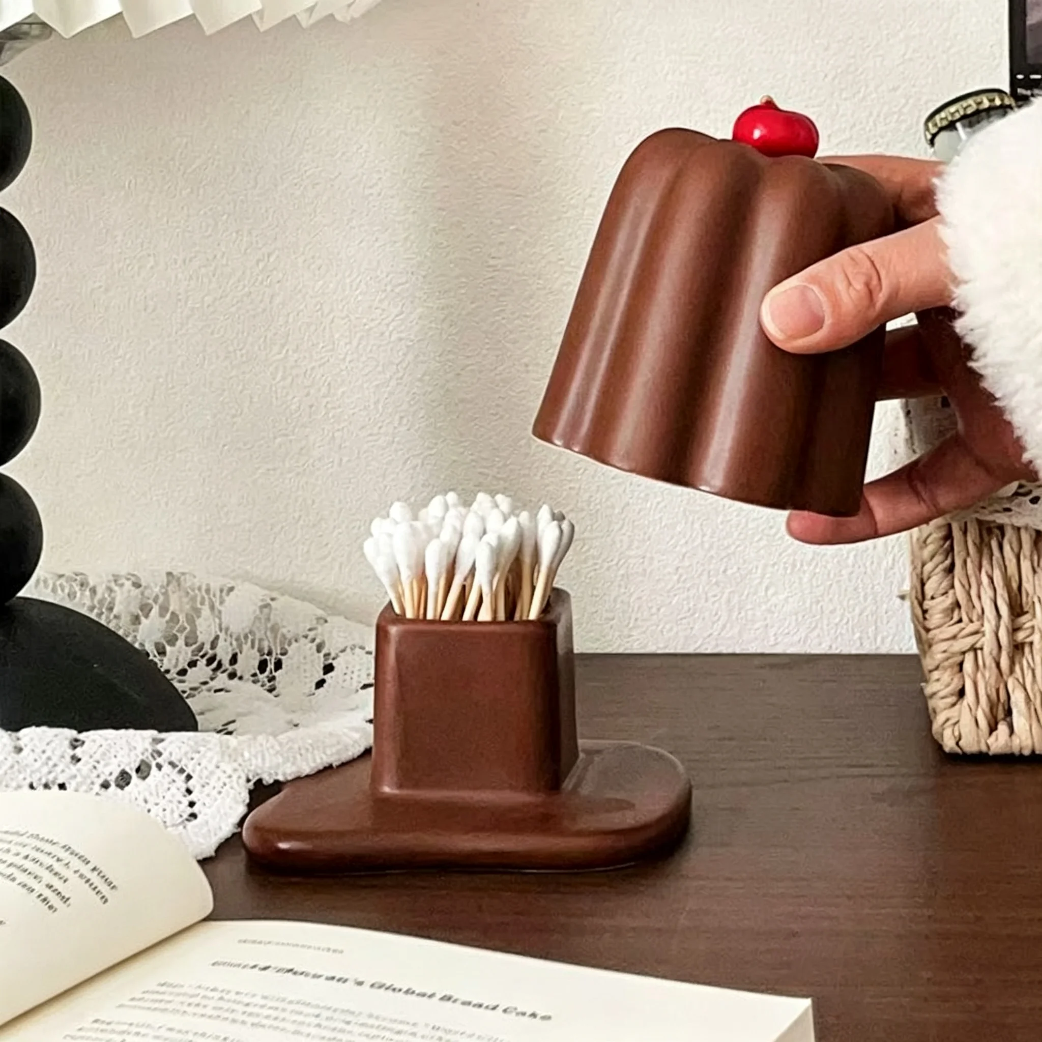 Advanced creative desktop toothpick, dental floss, cotton swab box, household high aesthetics, restaurant decoration, cute tooth