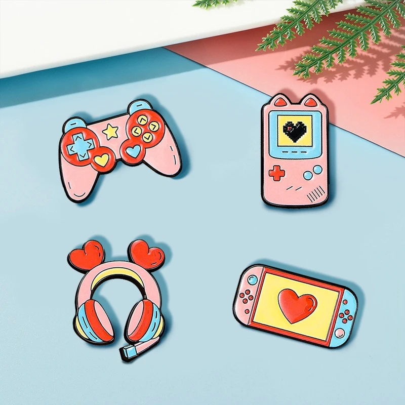 Creative Cartoon Pink Game Console and Headphone Design Brooch Metal Enamel Pin Badge For DIY Clothing Bag Hat Scarf Jeans Decor