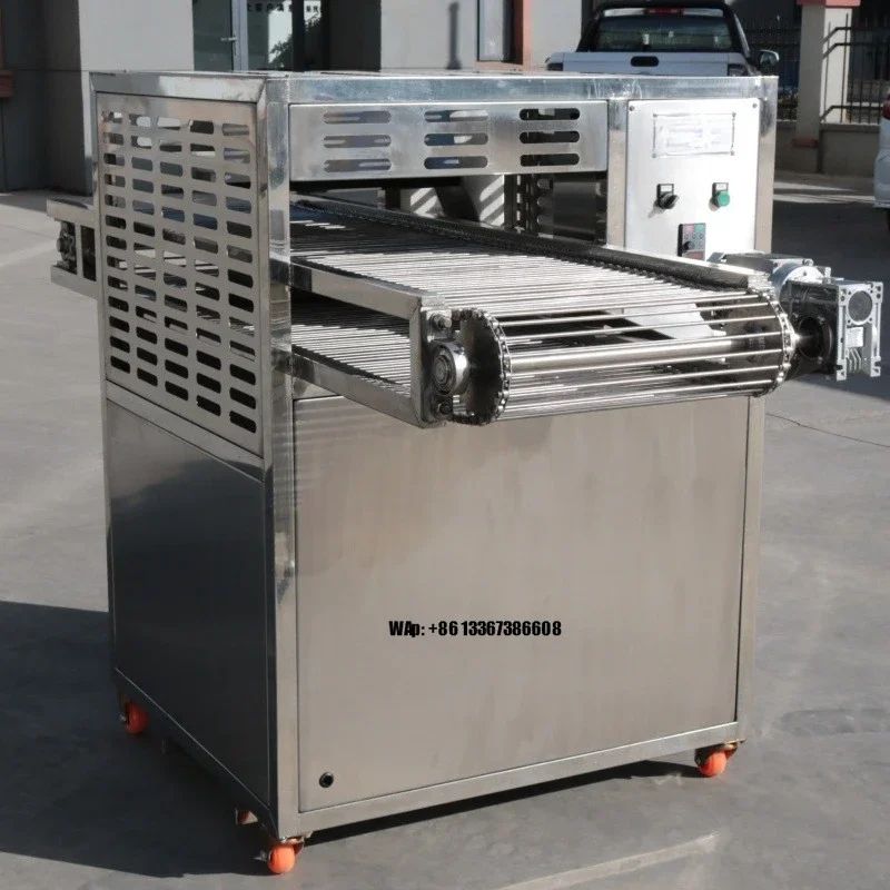 High-pressure fan  strong cold air blowing dry Air Dryer  to remove water droplets on the surface of the packages