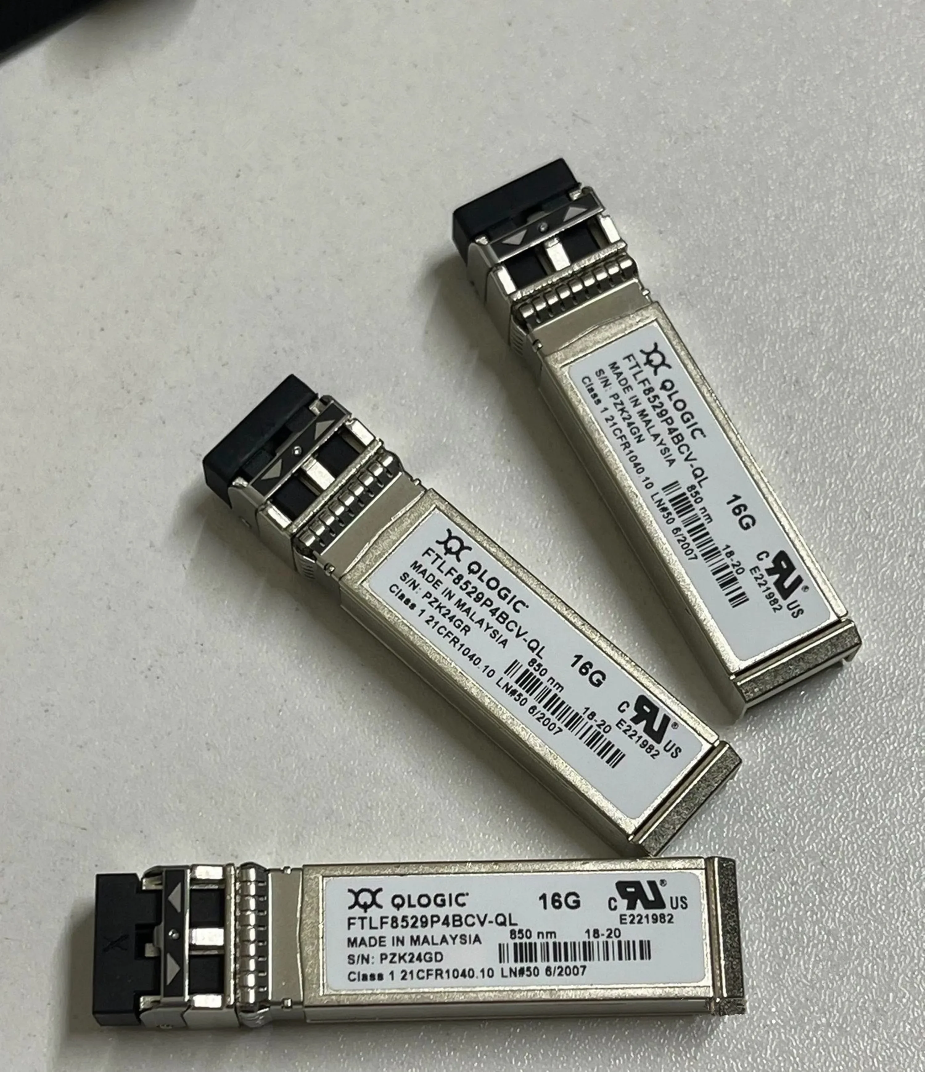 SFP+ 16G FTLF8529P4BCV-QL Qlogic Optical Transceiver 16GB SFP 850nm SFP Qle2670 Qle2672 Qle2690 Qle2692 Fc Dual Port Hba Module