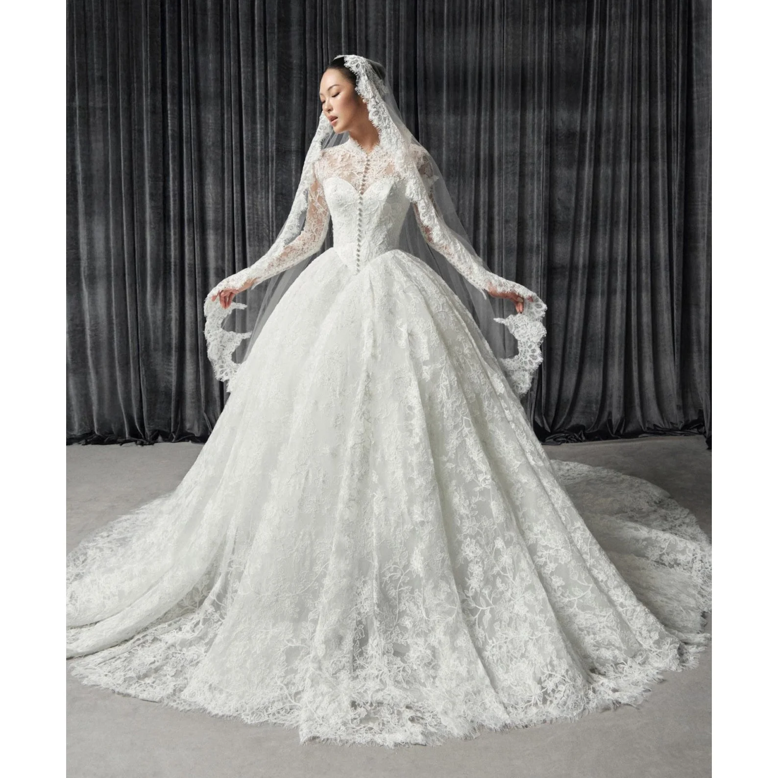 Luxury White Lace Ball Dress Wedding Dress High Collar Long Sleeve Tight corset Cathedral Train A-line Bridal Dress Customized