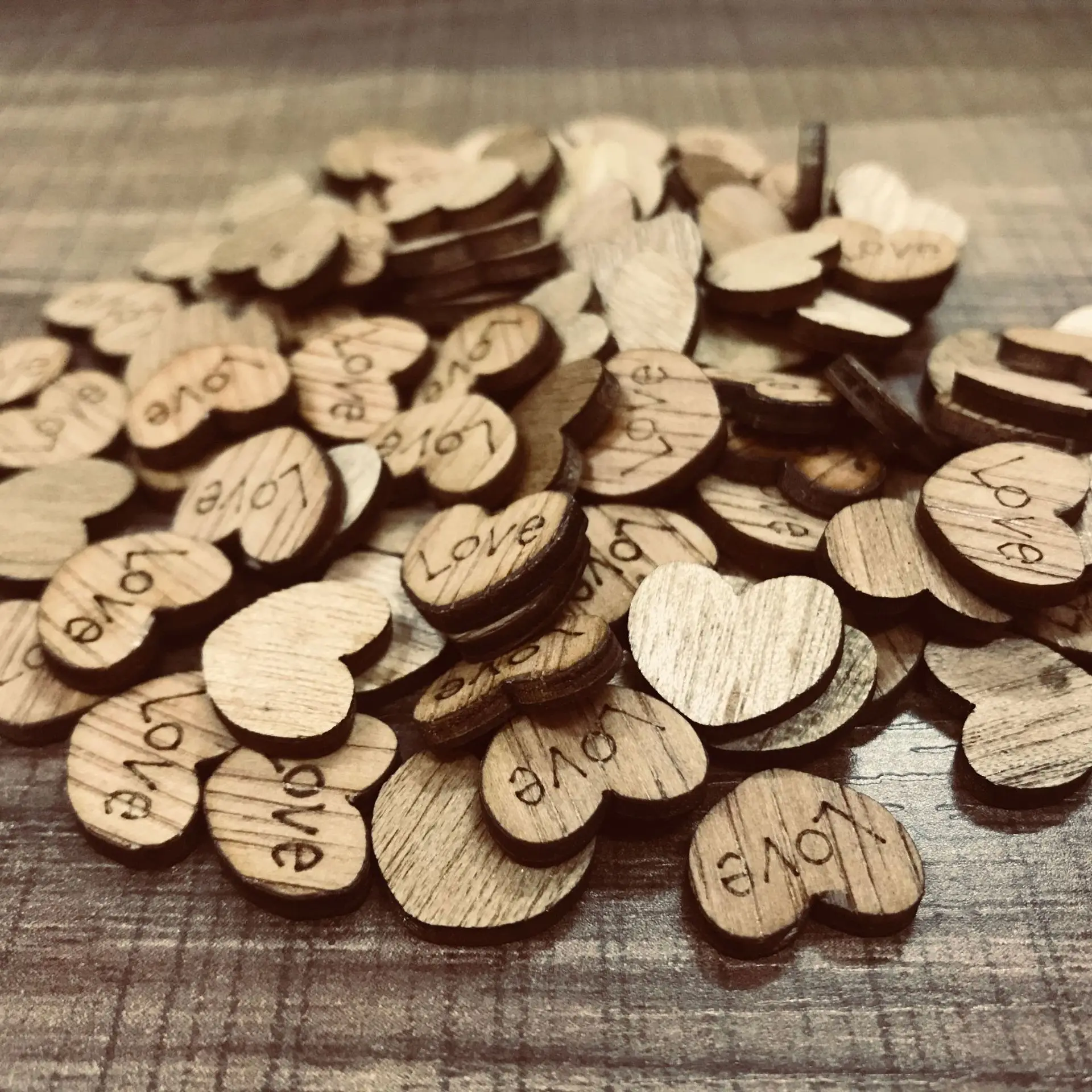 100pcs Mini Wedding Wooden Love Heart Confetti Wood Chips DIY Craft Rustic Wedding Table Scatter Valentine's Day Decoration
