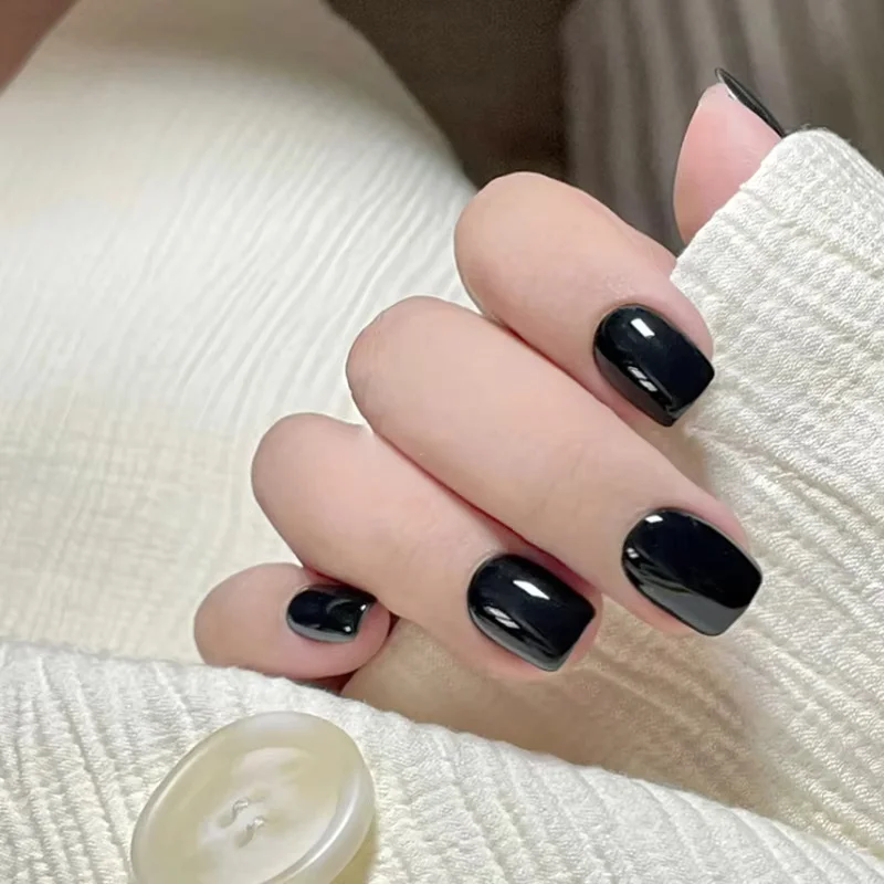 24Pcs Short Square Head Black False Nails Set Simple Solid Color Design Wearable Press on Nails Full for Girl Fake Nail Manicure