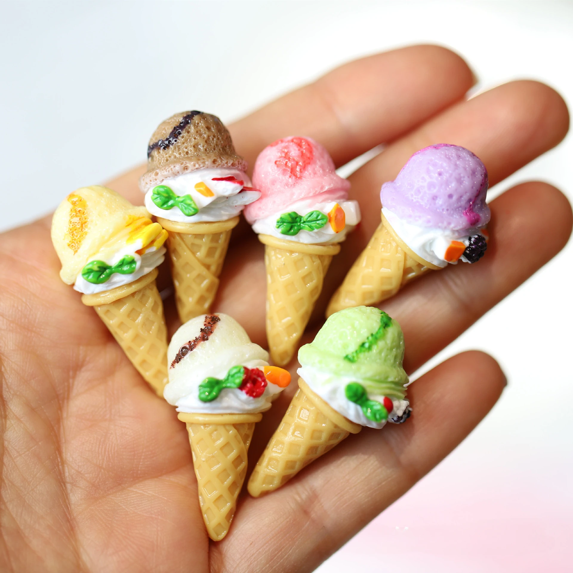 Mini Ice Cream Cone Mini Ice Cream Dessert Kitchen Scene Hand DIY Resin Jewellery Simulation Doll Accessories Pendant Home Decor