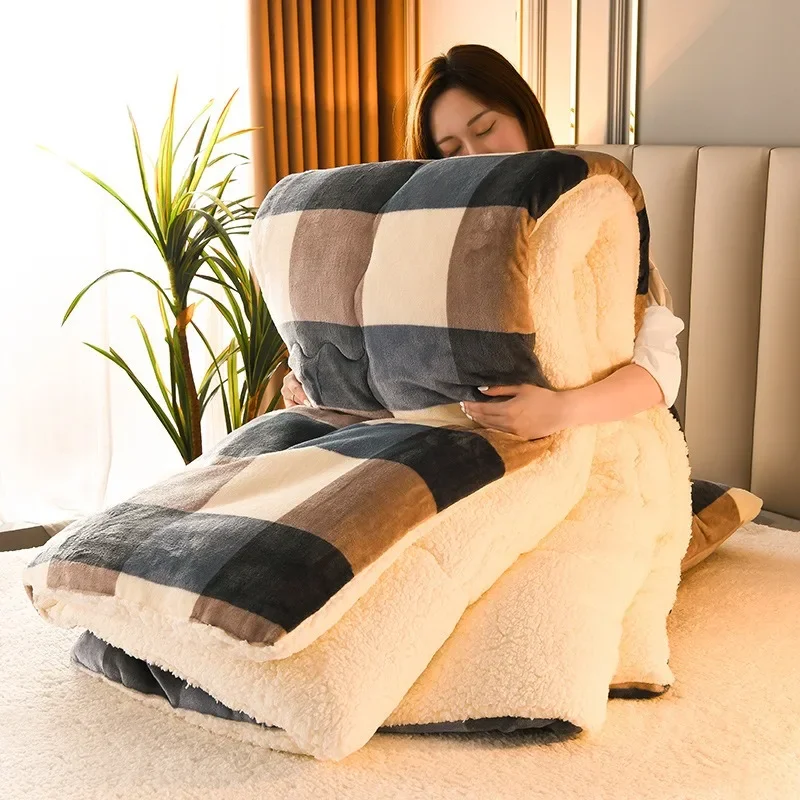 Winter Bedding Thick Quilt Blanket Flannel Fleece Comforter for Cold Nights Fluffy Comforter Duvet Mattress Comforter for Bed