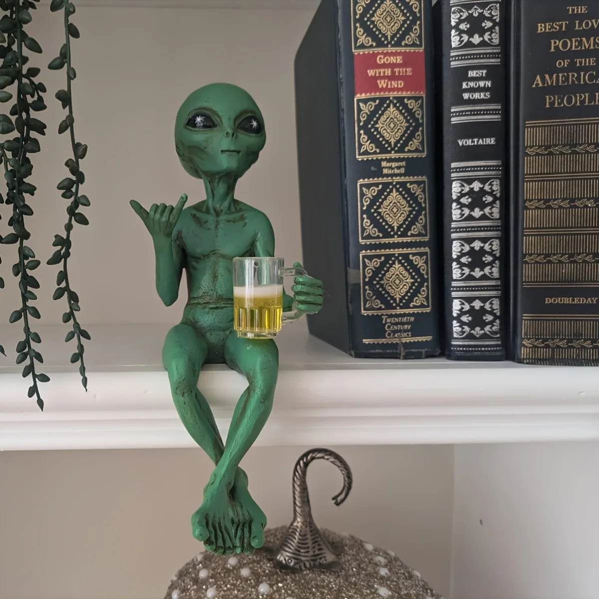 Alien Beer Drinking Statue Fun & Humorous Outer Space Decor Green Alien Figurine with Beer Mug Perfect for Desk or Shelf Display