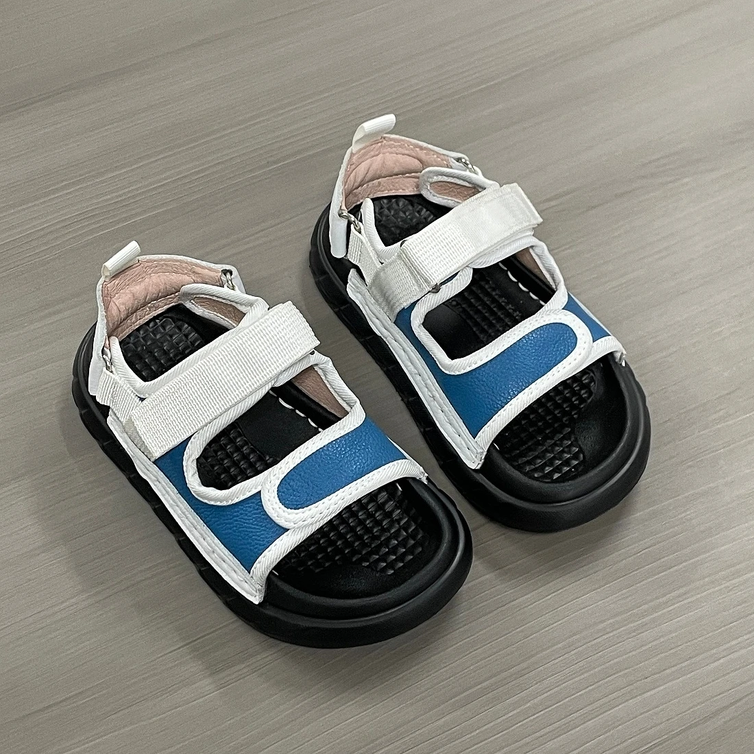 Jinyu New Children's Sandals Fashion Summer Wear Real Leather Seam Edge Boys' Shoes Personalized Color Blockedality Unique