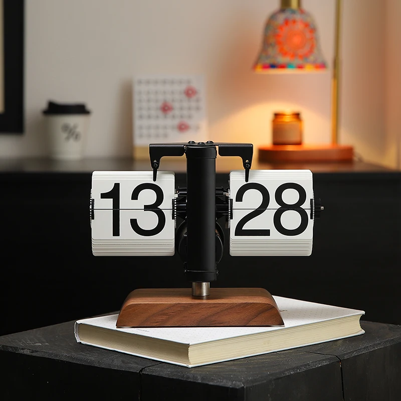 Retro Mechanical Flip Clock - Auto-Flip Digital Display with Vintage Style, Battery Powered Desktop Decor for Office&Living Room