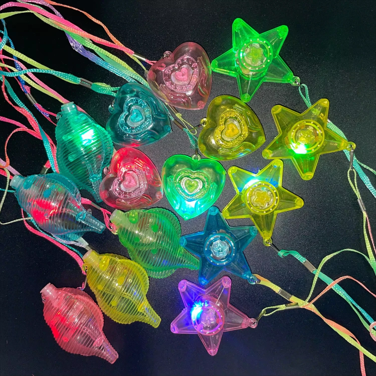 10/20/30/50 Pcs Star Heart LED Light Up Necklace Pendants Flashing Glow Luminous Necklace Girls Led Flashing Necklace Party
