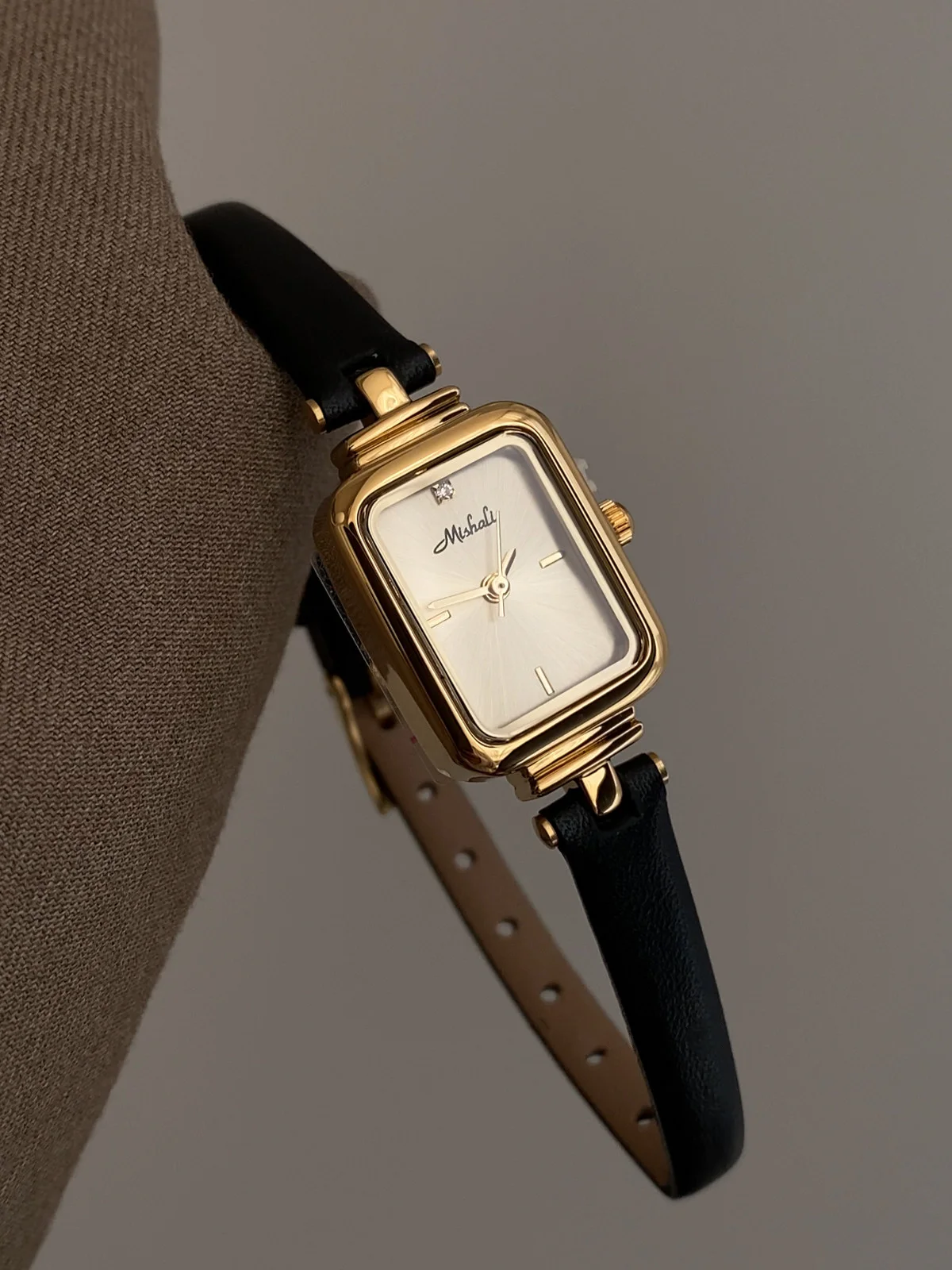 Vintage Rectangle Leather Watch for Woman Luxury Small Dial Wristwatch Elegant Minimalist Ladies Quartz Watches Fashion Gift