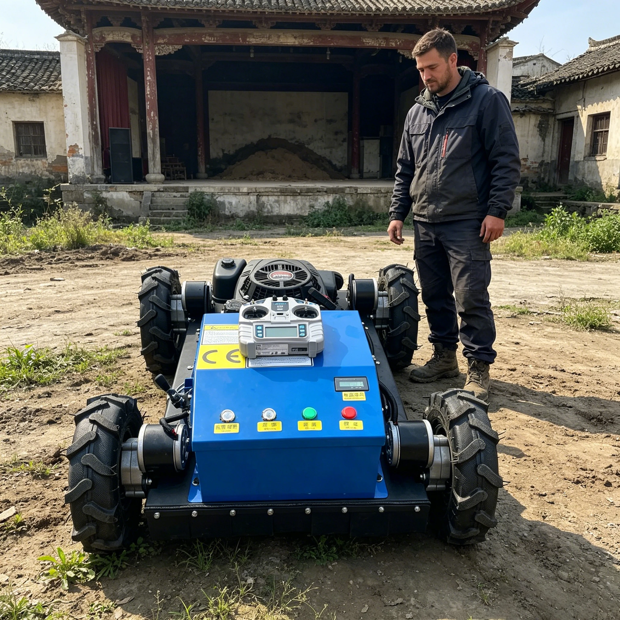 Customized remote control tracked four-wheel lawnmower mini compact body, flexible and free