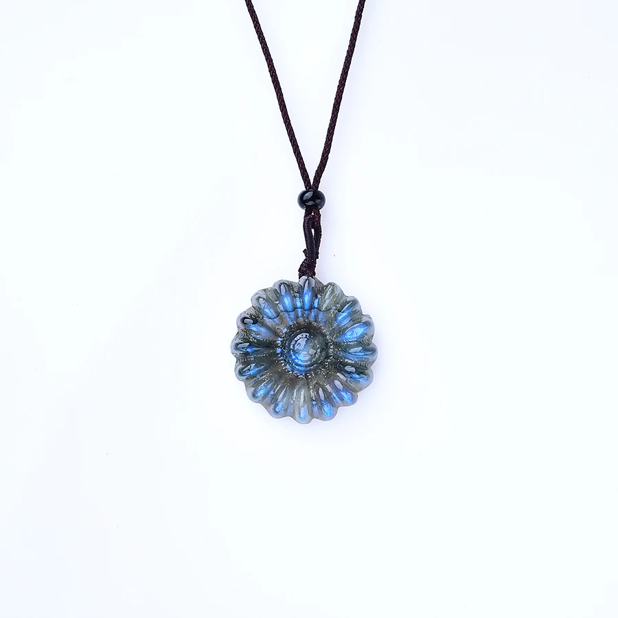 1PC Natural labradorite Sunflower Pendant Raw Gemstone Random Color Crystal Healing Stone Carving Gemstone Craft Home Decor Gift